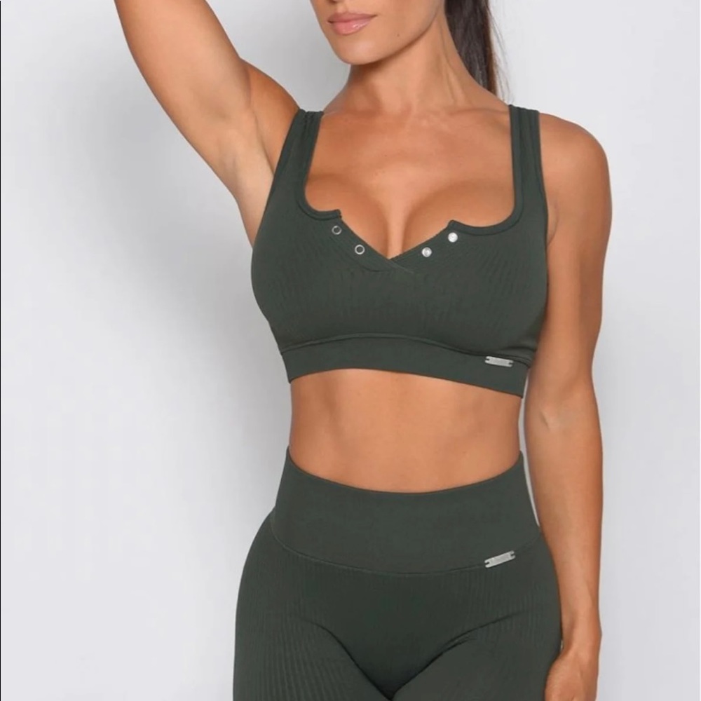 Bombshell sportswear snap seamless bra